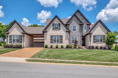 102 Mulberry Grv, Gallatin, TN, 37066-7146 | Card Image