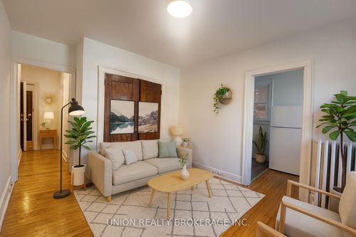 202-2405 Queen St E, Toronto, ON, M4E1H6 | Card Image