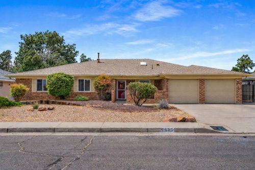 7635 Arroyo Del Oso Ave Ne, Albuquerque, NM, 87109-3035 | Card Image