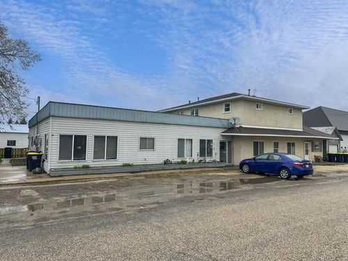 271 Main Street, New Albin, IA, 52160 | Card Image
