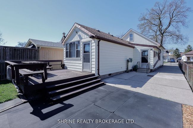 853 Queens Ave, House other with 3 bedrooms, 1 bathrooms and 2 parking in London ON | Image 24