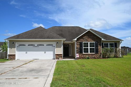 102 Prelude Dr, Richlands, NC, 28574-8476 | Card Image