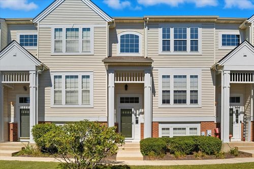 3077 Nicklaus Ln, Wadsworth, IL, 60083-8944 | Card Image