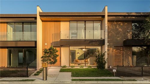 1410 S 7th Ave, Edinburg, TX, 78539 | Card Image