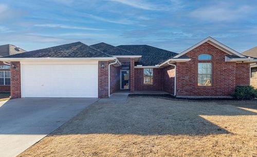 808 Canyon Dr, Yukon, OK, 73099-6695 | Card Image