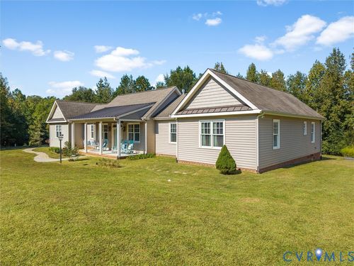 8151 Hidden Valley Ct, Amelia Court House, VA, 23002-3874 | Card Image