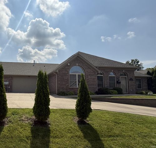 8117 Wyntree Villas Dr, Newburgh, IN, 47630-2537 | Card Image