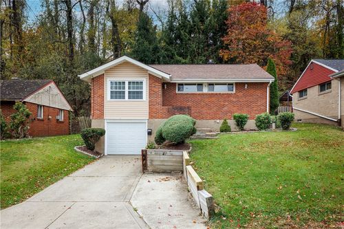 133 Queenston Dr, Pittsburgh, PA, 15235-5429 | Card Image