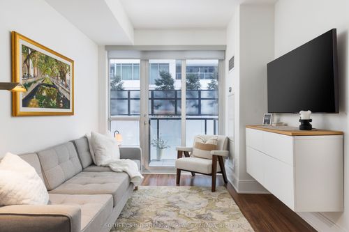 303-560 Front St W, Toronto, ON, M5V1C1 | Card Image