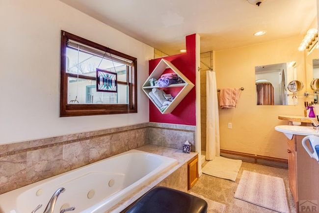 Primary bath w/jetted tub and step in shower | Image 19