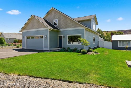 250 Wise Acre Rd, Yakima, WA, 98901-8301 | Card Image