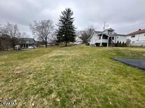 3933-35 Walnut Ave, Altoona, PA, 16601-1252 | Card Image