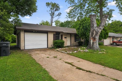 302 Independence Dr, Garland, TX, 75043-2316 | Card Image