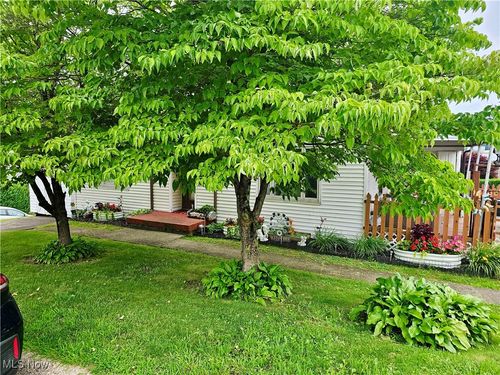 102 S 22nd St, Weirton, WV, 26062-3556 | Card Image