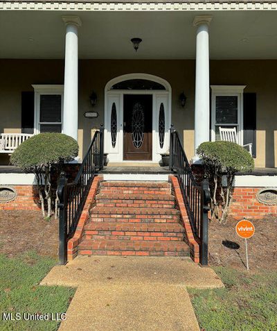 Front steps | Image 3