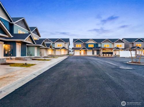 e20-1075 Red Apple Rd, Wenatchee, WA, 98801-3222 | Card Image