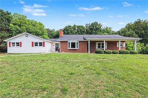2767 Westfield Rd, Mount Airy, NC, 27030-9598 | Card Image