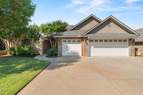 909 Kelsi Dr, Moore, OK, 73160-0703 | Card Image