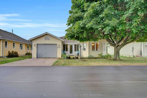 4 Heritage Dr, Wellington, ON, K0K3L0 | Card Image