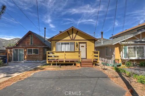 325 W Fairway Blvd, Big Bear City, CA, 92314-9493 | Card Image