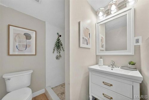 2506 Shannonaire Dr, Jennings, MO, 63136-3933 | Card Image