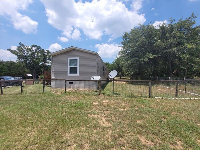 566 Herron Trl, House other with 2 bedrooms, 2 bathrooms and 10 parking in McDade TX | Image 27