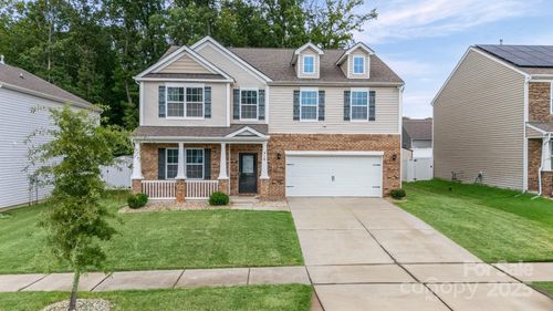 919 Rock Haven Dr, Charlotte, NC, 28216-0316 | Card Image