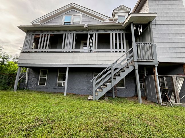 151 Union St, Home with 8 bedrooms, 3 bathrooms and 3 parking in Willimantic CT | Image 13