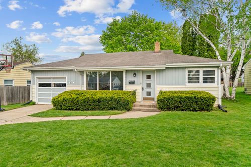 916 Hawthorne Ave, Rockford, IL, 61108-3822 | Card Image