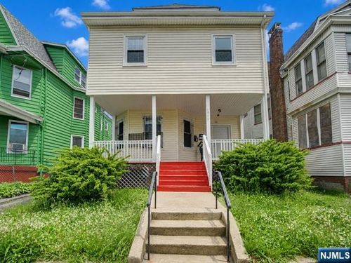 1035 Hunterdon St, Newark, NJ, 07112-2412 | Card Image