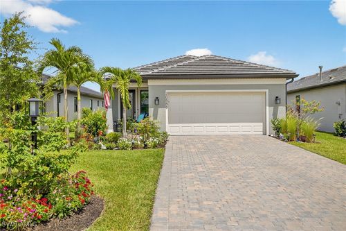 20586 Pebble Glen Dr, ESTERO, FL, 33928-9813 | Card Image