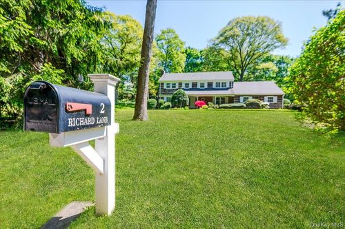 2 Richard Ln, Huntington, NY, 11743-2354 | Card Image