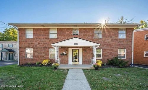 3523 Georgetown Pl, Louisville, KY, 40215-1621 | Card Image