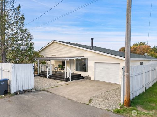 8850 Ne Point No Point Rd, Hansville, WA, 98340-8758 | Card Image