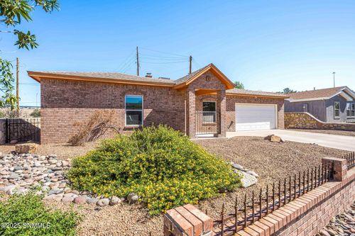 3374 Park Ridge Pl, Las Cruces, NM, 88005-1129 | Card Image