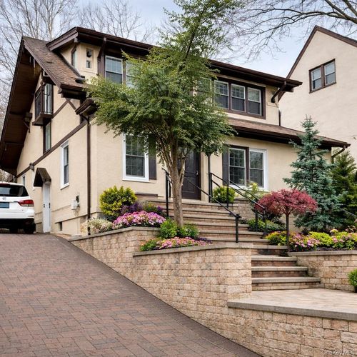 45-44 Browvale Ln, Little Neck, NY, 11362 | Card Image