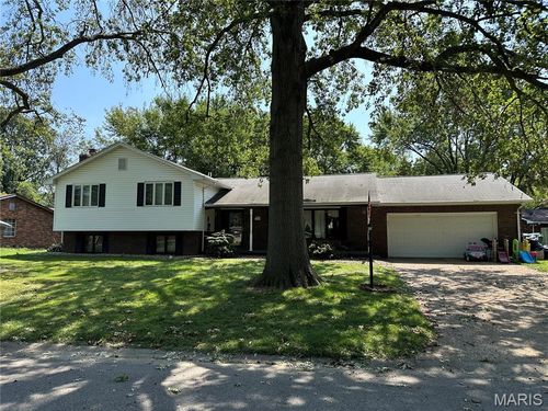 1307 Kim Dr, O Fallon, IL, 62269-2707 | Card Image