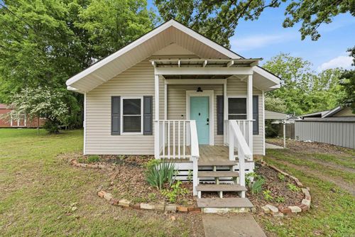 305 W Elm St, Morrilton, AR, 72110-2728 | Card Image