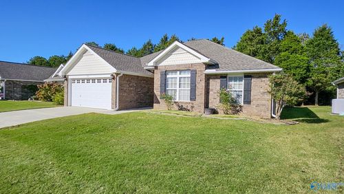111 Artesian Ln, Madison, AL, 35758-8570 | Card Image