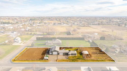 2205 Road 72, Pasco, WA, 99301-1836 | Card Image