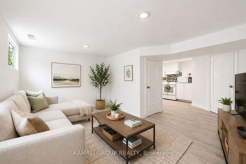 bsmt-46 Centre St E, Richmond Hill, ON, L4C1A4 | Card Image