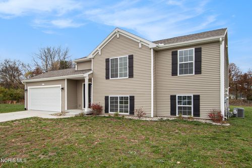 323 Crabtree Ln, Delta, OH, 43515-9123 | Card Image