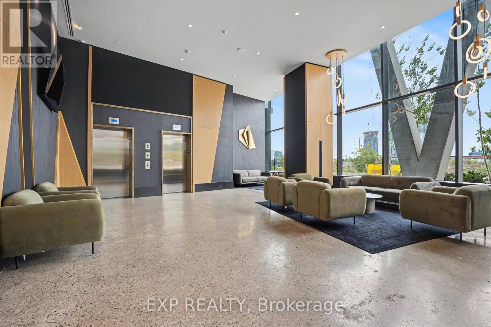 Residential in Vaughan (Concord) 3