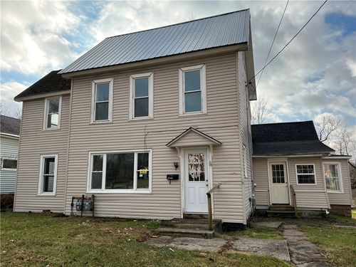 66 Market St, Union City, PA, 16438-1028 | Card Image