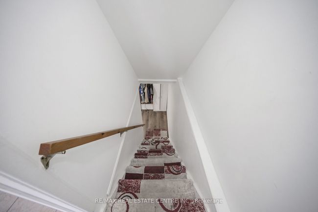 24 Jackman Dr, House other with 5 bedrooms, 2 bathrooms and 5 parking in Brampton ON | Image 36