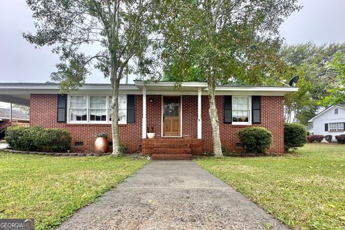 61 W Bruce St, Mc Rae Helena, GA, 31055-3226 | Card Image