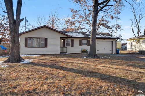 1031 Walnut St, Eudora, KS, 66025-9651 | Card Image