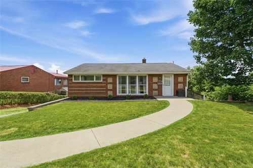 544 Camp Hollow Rd, West Mifflin, PA, 15122-2606 | Card Image