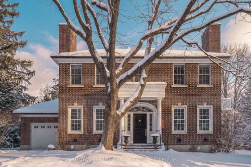 140 Howick St, Rockcliffe, ON, K1M0G8 | Card Image