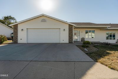 1119 Lakota Lane, Townhouse with 2 bedrooms, 1 bathrooms and null parking in Lincoln ND | Image 1